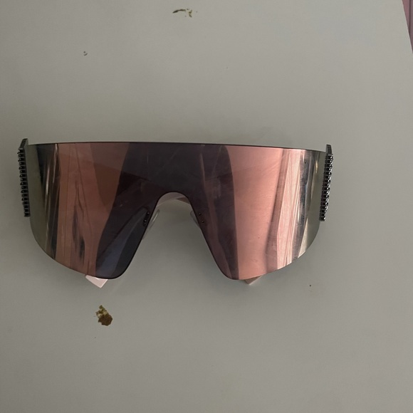 Fendi Sunglasses - Picture 6 of 10